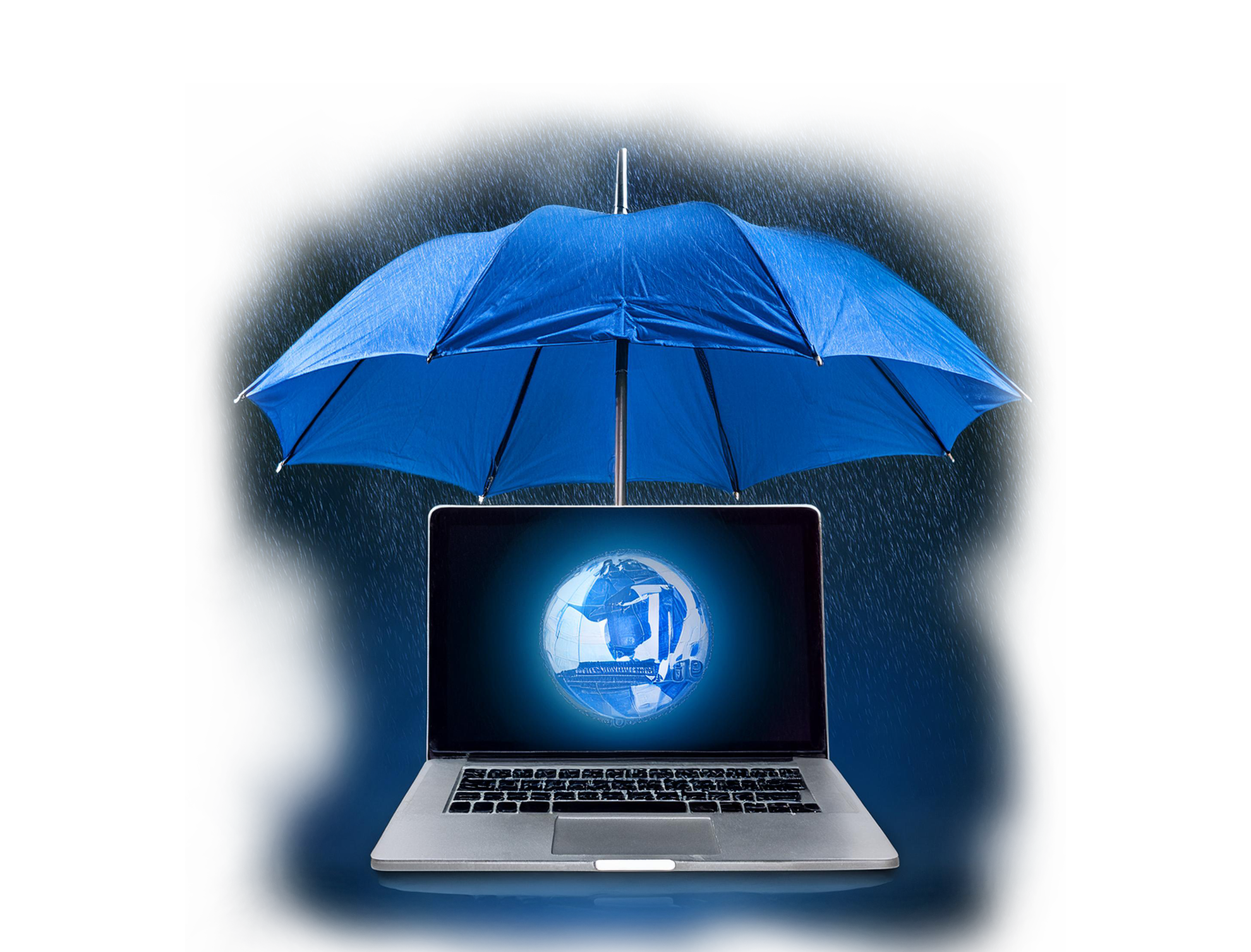 Ein blauer Schirm schützt einen Laptop im Regen – Symbol für digitale Sicherheit und Schutz sensibler Daten vor Gefahren.